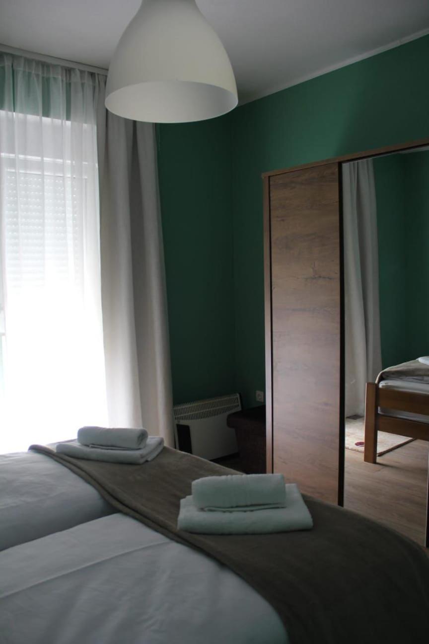 Apartman Lilium Книн Экстерьер фото